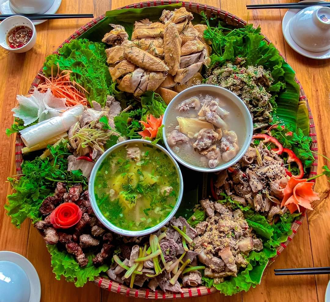 Mayhome Restaurant là nhà hàng được mọi người yêu thích