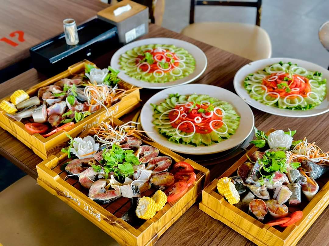 Vua lẩu nướng phục vụ menu đa dạng